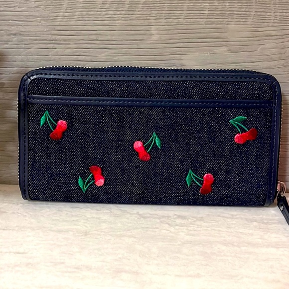 Kate Spade long zip Wallet - Picture 6 of 9